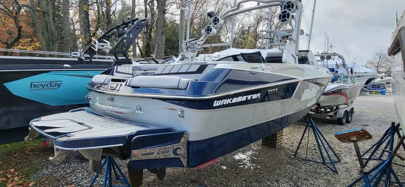 Slide: The Image of Malibu Wakesetter 23 MXZ 2021 - 6