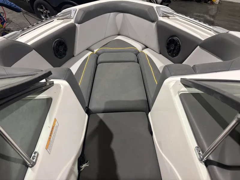 Slide: The Image of Supra 21V 2012 - 17