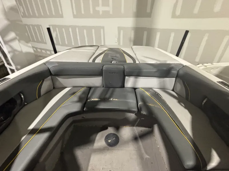 Slide: The Image of Supra 21V 2012 - 18