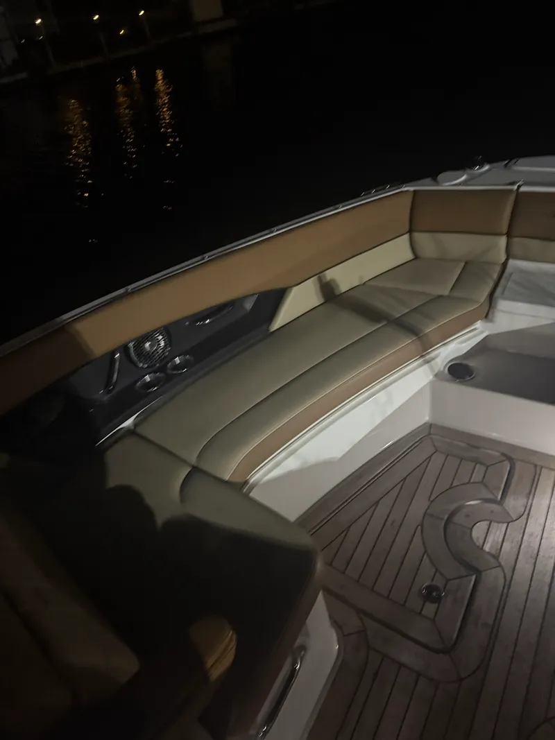 Slide: The Image of Sea Ray 350 SLX 2015 - 13