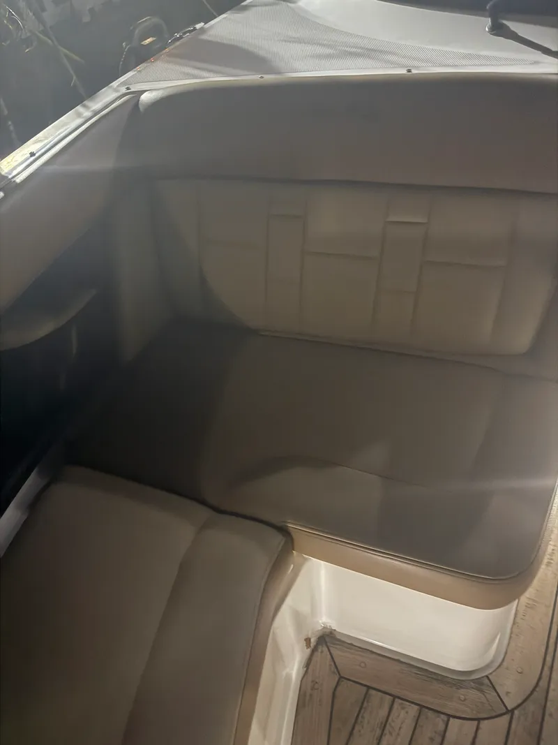 Slide: The Image of Sea Ray 350 SLX 2015 - 15