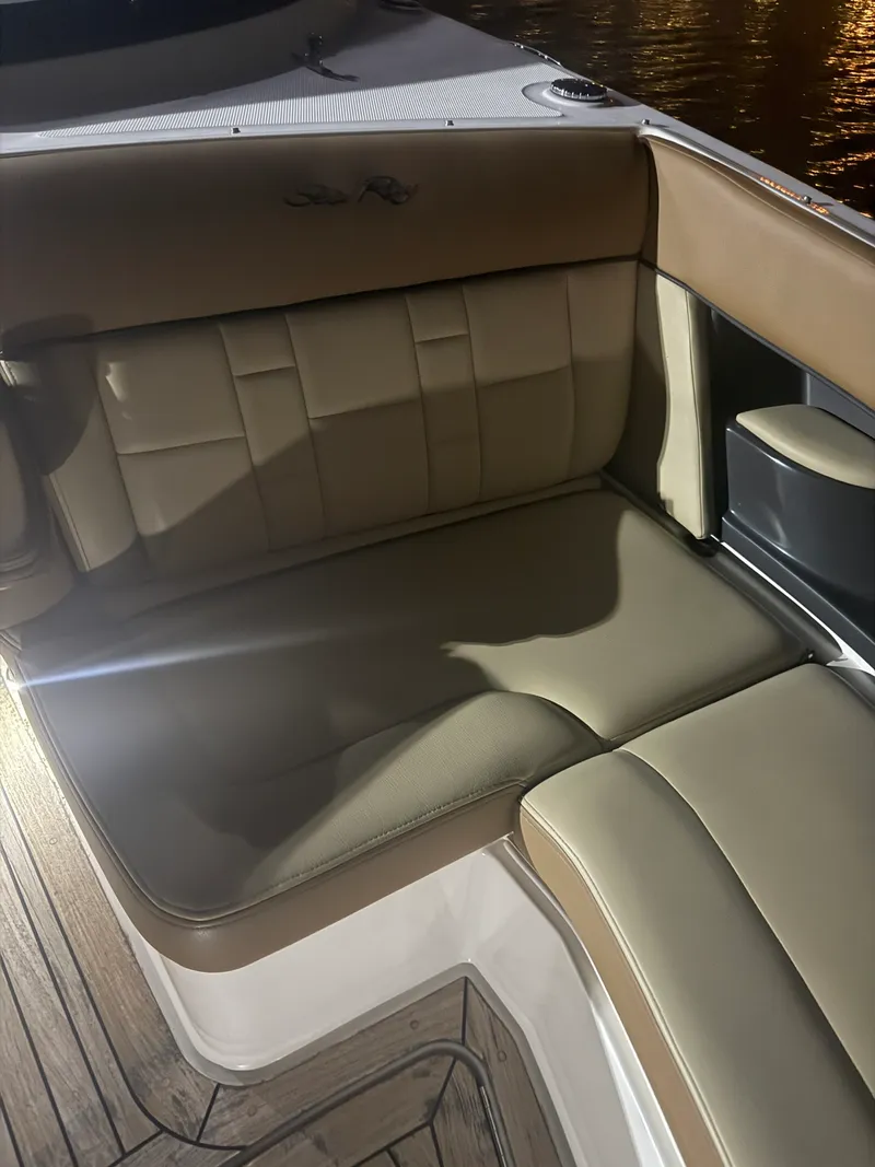 Slide: The Image of Sea Ray 350 SLX 2015 - 16