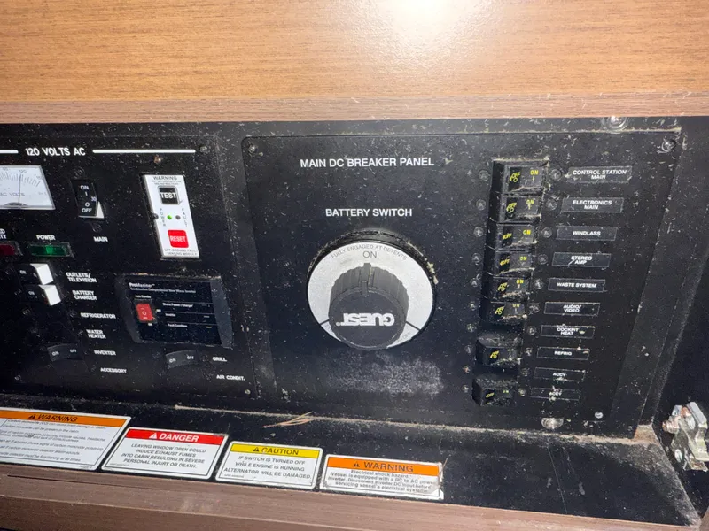 Slide: The Image of Sea Ray 350 SLX 2015 - 17