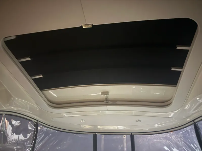 Slide: The Image of Sea Ray 350 SLX 2015 - 24