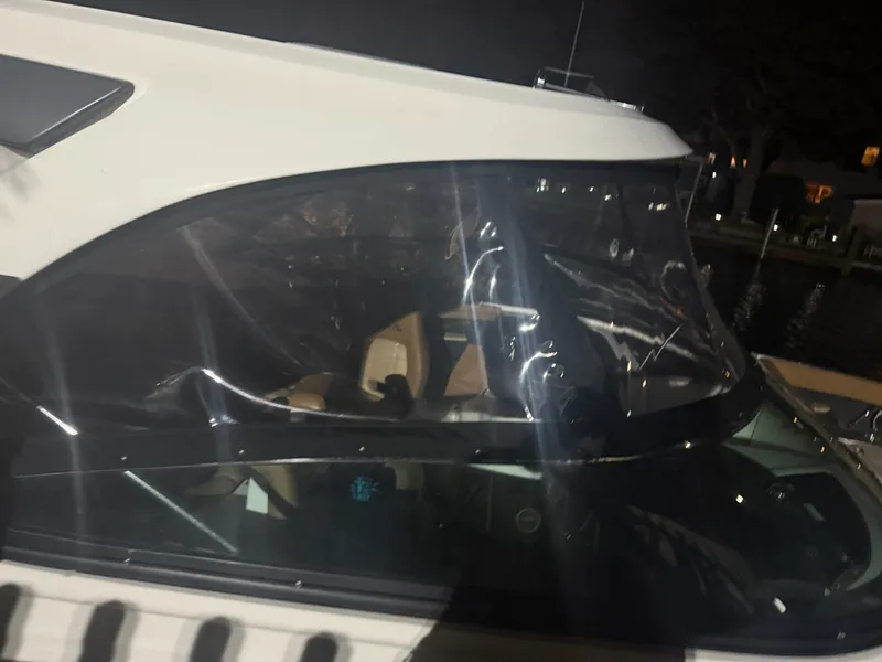 Slide: The Image of Sea Ray 350 SLX 2015 - 26