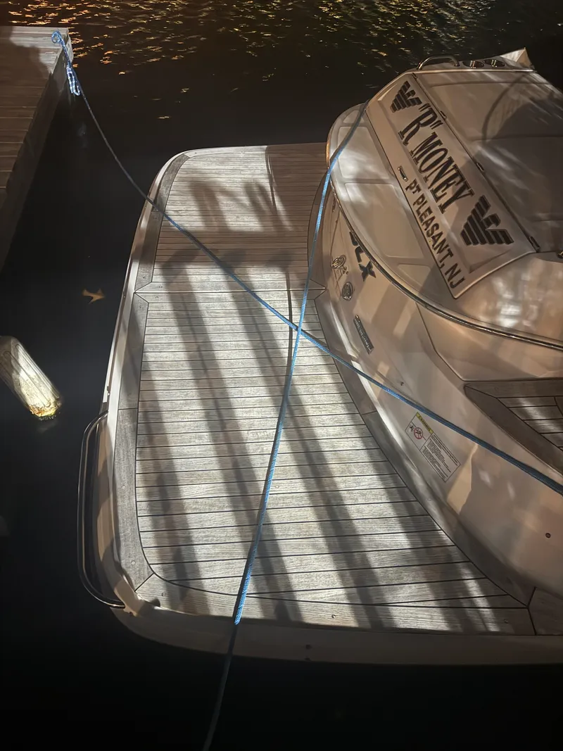 Slide: The Image of Sea Ray 350 SLX 2015 - 27