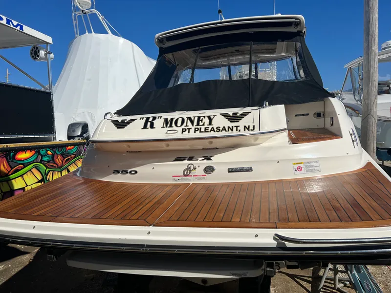 Slide: The Image of Sea Ray 350 SLX 2015 - 30