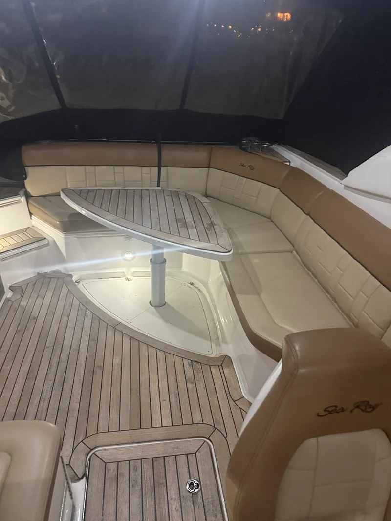 Slide: The Image of Sea Ray 350 SLX 2015 - 4