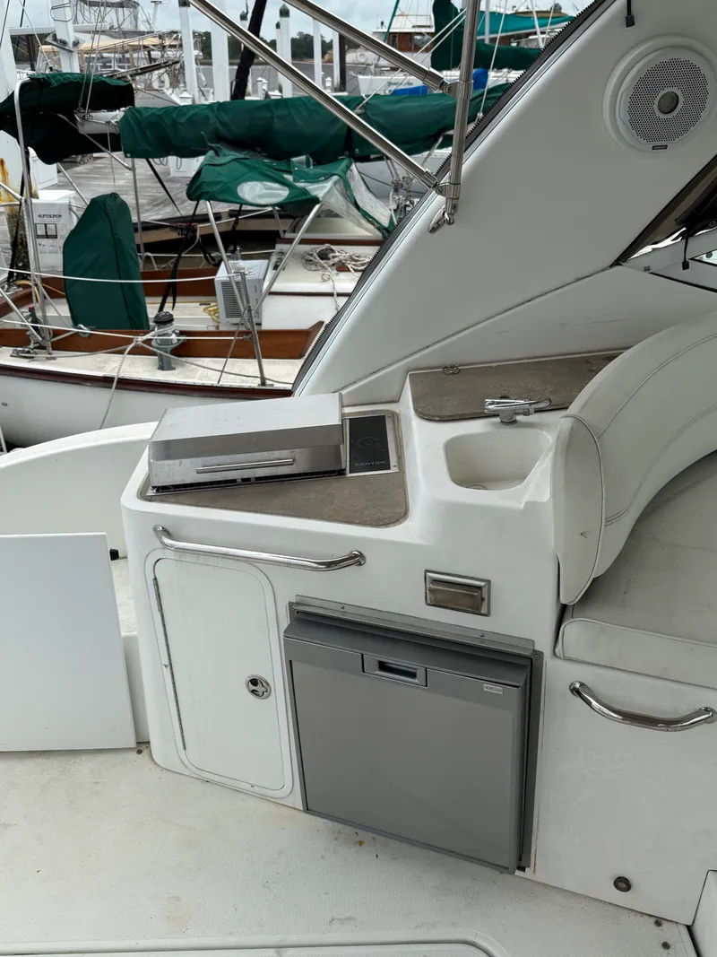 Slide: The Image of Cruisers Yachts 330 Express 2008 - 2