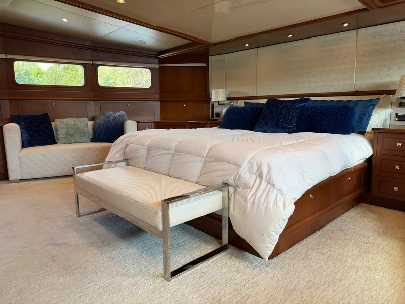 Slide: The Image of Heesen 144 1990 - 100