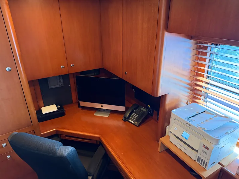 Slide: The Image of Heesen 144 1990 - 24