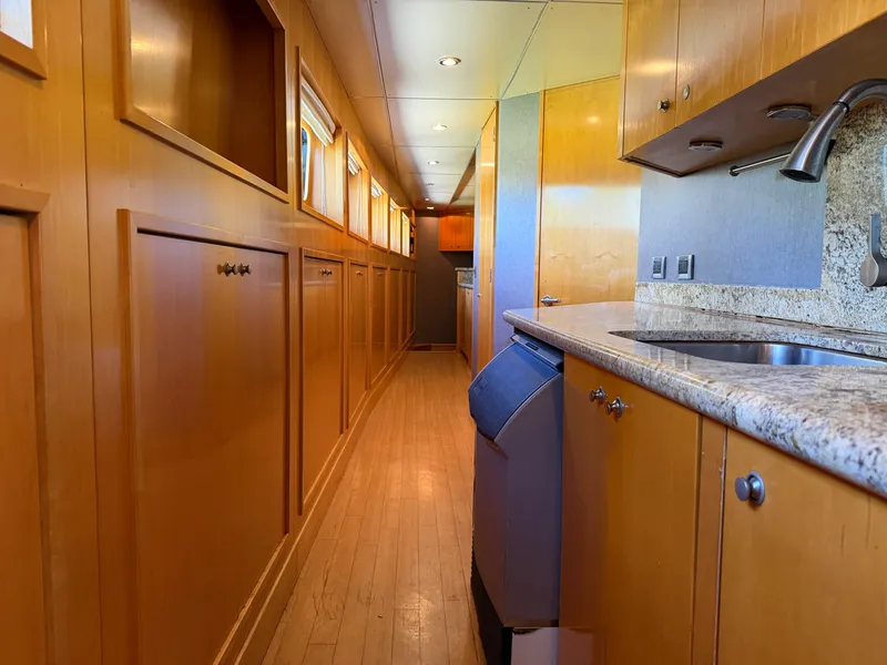 Slide: The Image of Heesen 144 1990 - 45