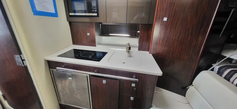 Slide: The Image of Monterey 335 Sport Yacht 2016 - 19