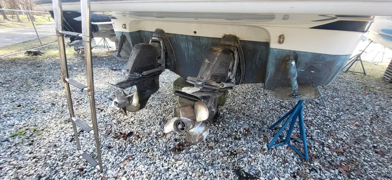 Slide: The Image of Monterey 335 Sport Yacht 2016 - 7