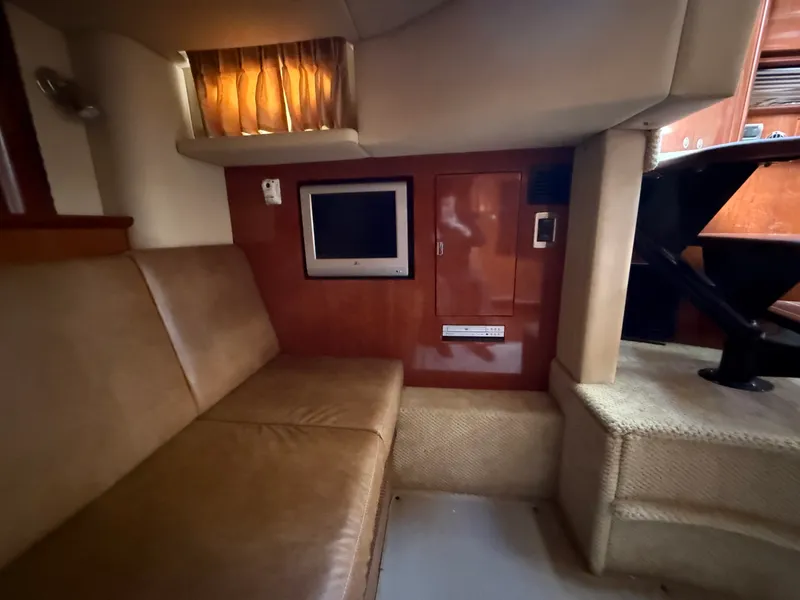 Slide: The Image of Sea Ray 390 Sundancer 2005 - 15