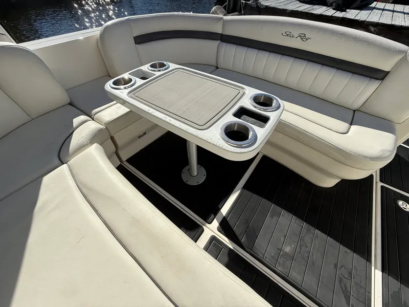 Slide: The Image of Sea Ray 390 Sundancer 2005 - 4