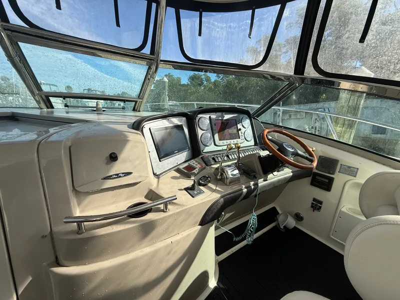 Slide: The Image of Sea Ray 390 Sundancer 2005 - 8