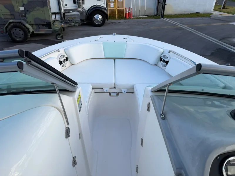 Slide: The Image of Robalo 207 Dual Console 2020 - 11