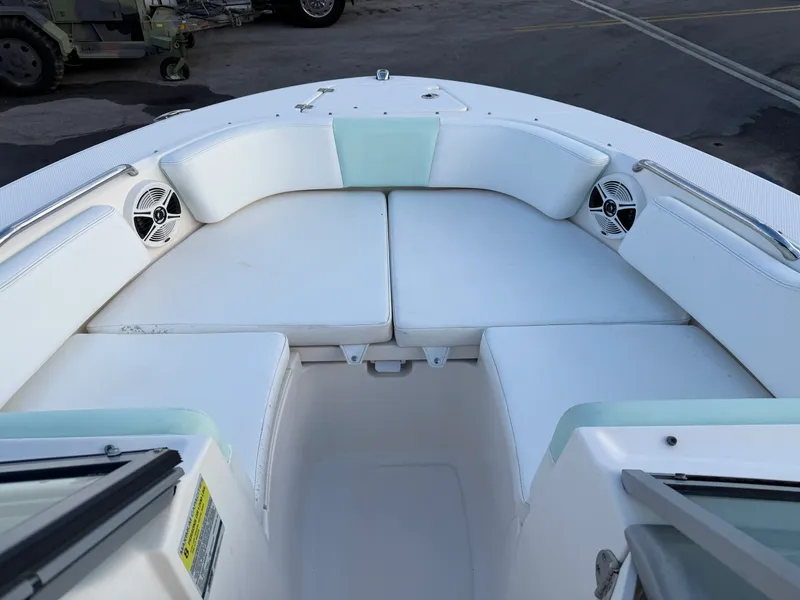Slide: The Image of Robalo 207 Dual Console 2020 - 2