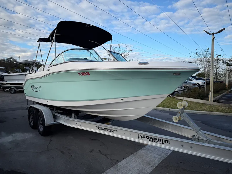 Slide: The Image of Robalo 207 Dual Console 2020 - 6