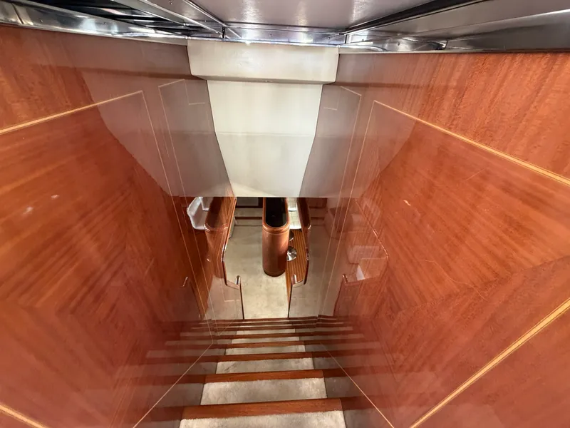 Slide: The Image of Mangusta 72 2004 - 15