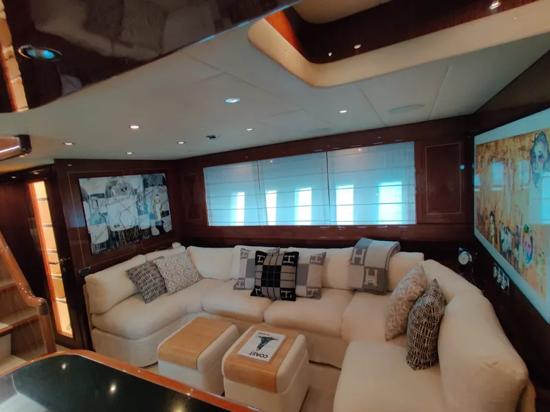 Slide: The Image of Mangusta 72 2004 - 41