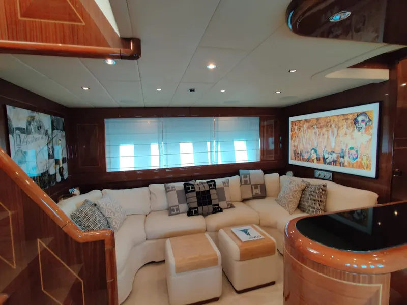 Slide: The Image of Mangusta 72 2004 - 43