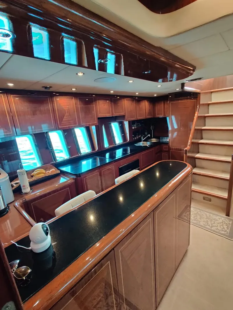 Slide: The Image of Mangusta 72 2004 - 46