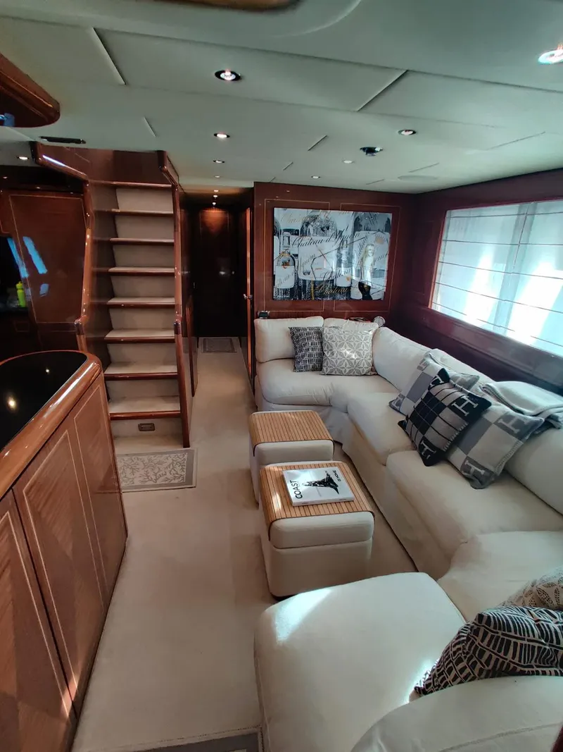 Slide: The Image of Mangusta 72 2004 - 49