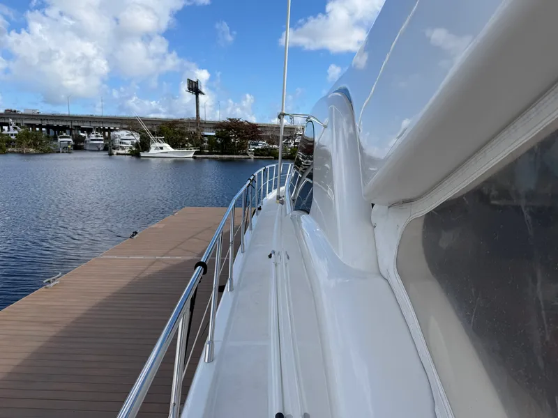 Slide: The Image of Mangusta 72 2004 - 51