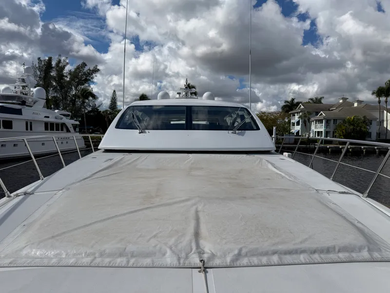 Slide: The Image of Mangusta 72 2004 - 54