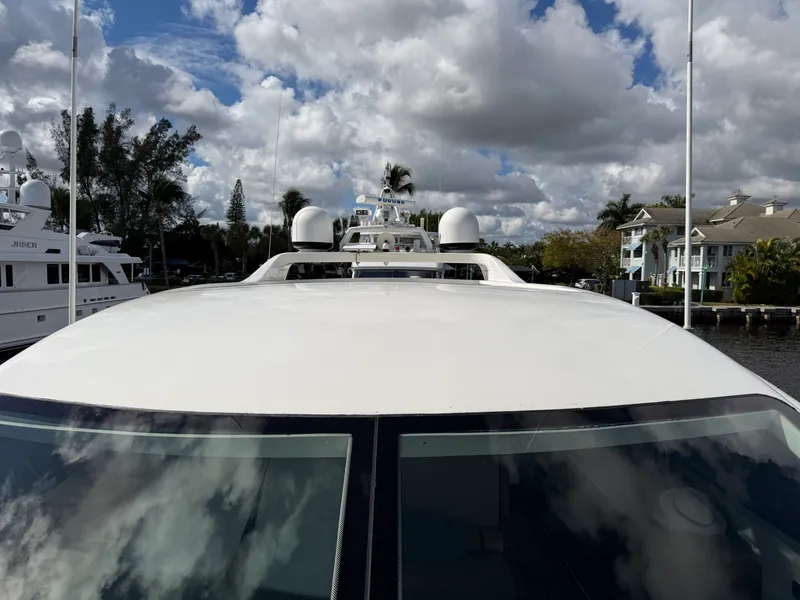 Slide: The Image of Mangusta 72 2004 - 56