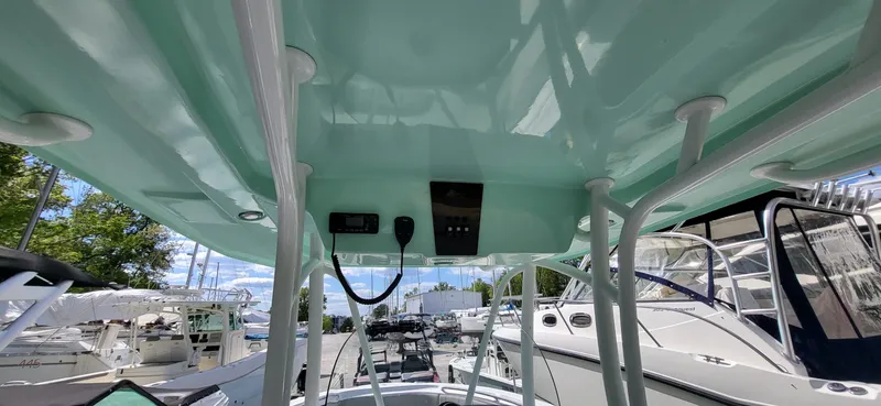 Slide: The Image of Aquasport 2500 Center Console 2021 - 13