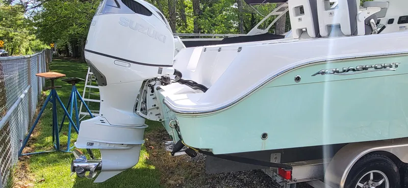 Slide: The Image of Aquasport 2500 Center Console 2021 - 30