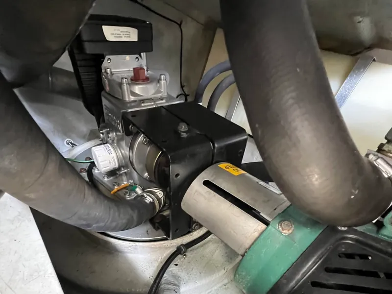 Slide: The Image of Chris-Craft Roamer 40 2007 - 49