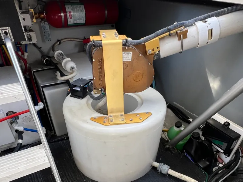 Slide: The Image of Chris-Craft Roamer 40 2007 - 53