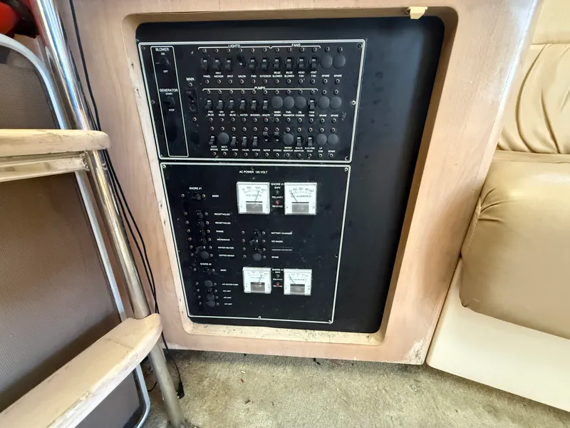 Slide: The Image of Carver Yachts 350 Mariner 2000 - 7