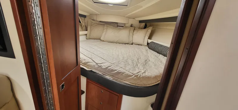Slide: The Image of Monterey 350 Sport Yacht 2008 - 13