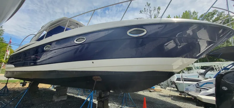 Slide: The Image of Monterey 350 Sport Yacht 2008 - 21