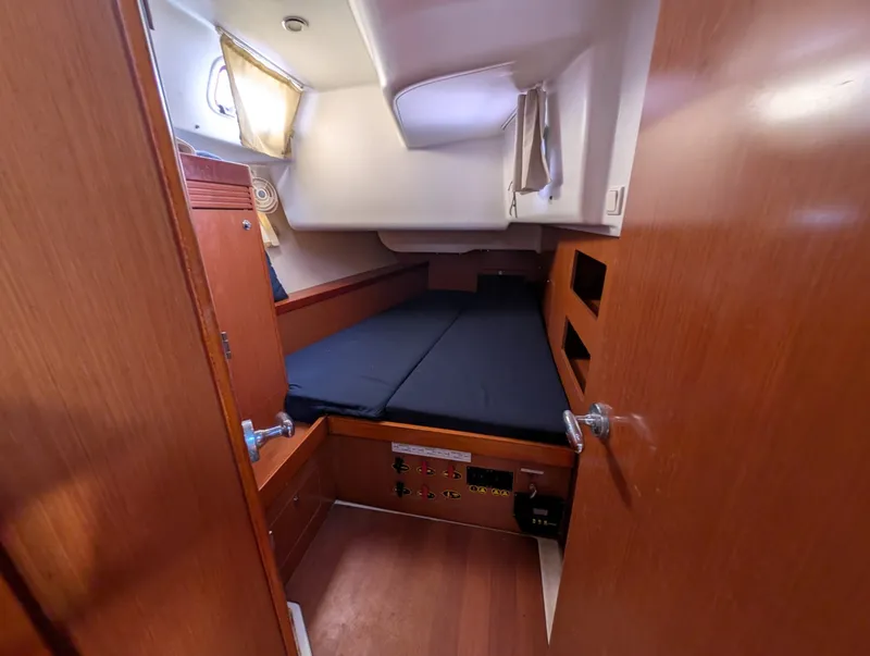 Slide: The Image of Beneteau Oceanis 50 2011 - 13