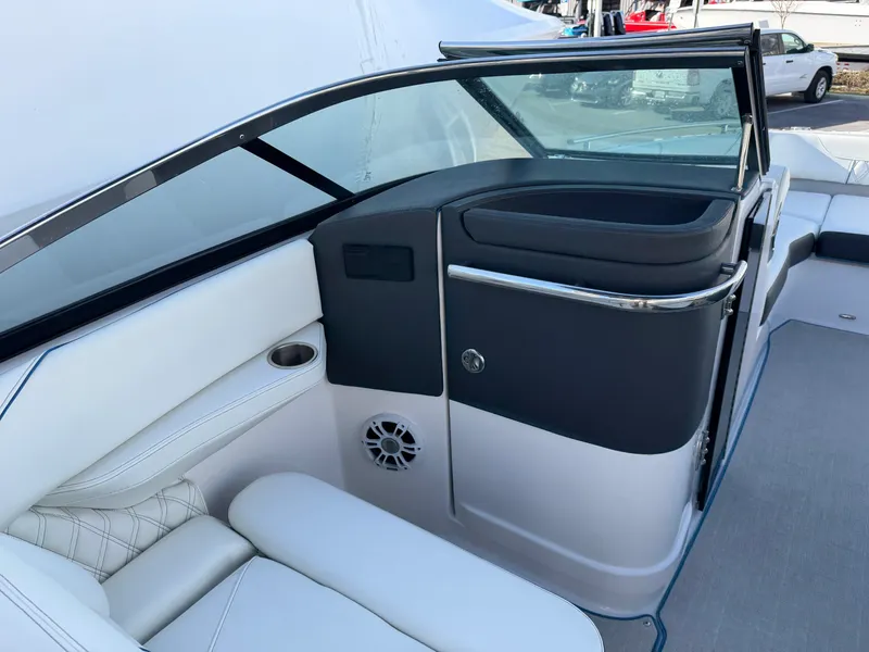 Slide: The Image of Regal LX6 2023 - 11