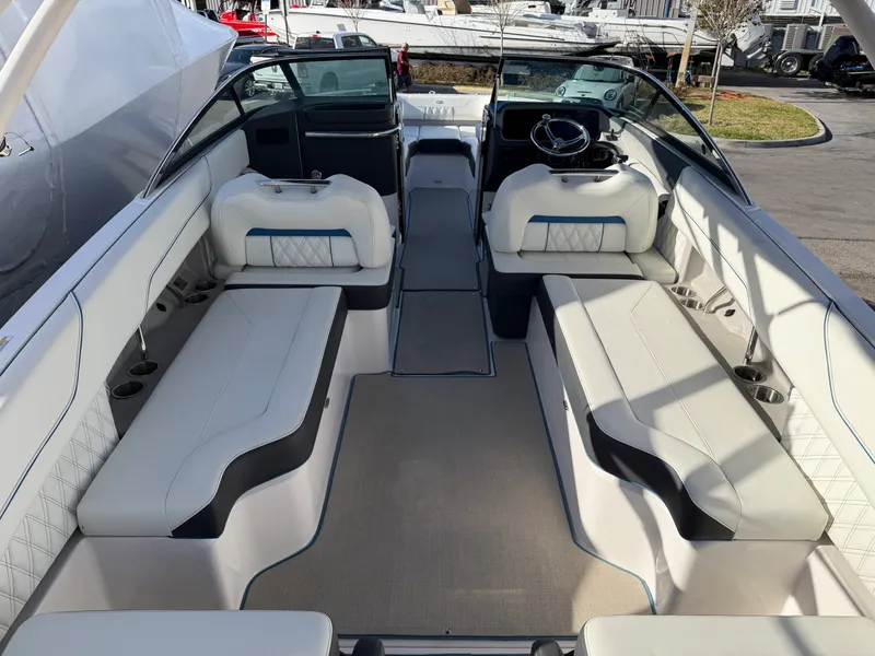 Slide: The Image of Regal LX6 2023 - 16