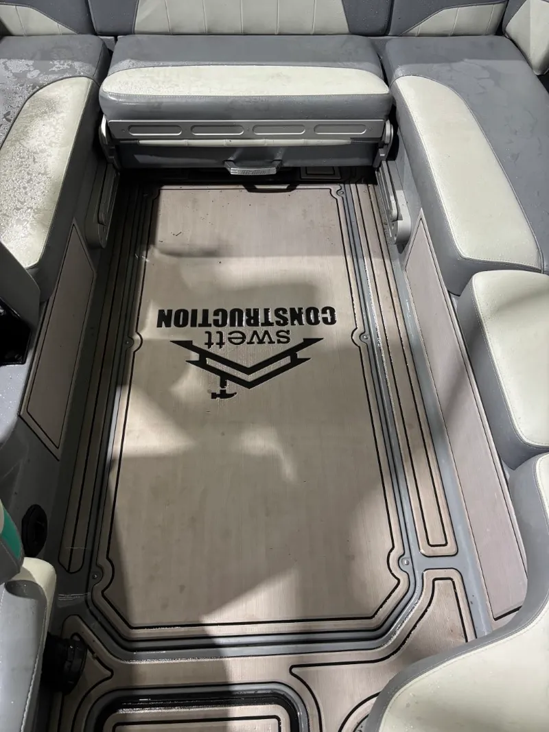 Slide: The Image of Malibu Wakesetter 23 LSV 2020 - 32