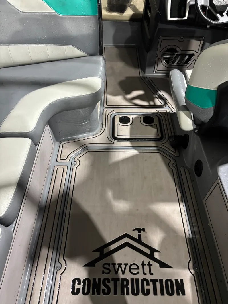 Slide: The Image of Malibu Wakesetter 23 LSV 2020 - 33