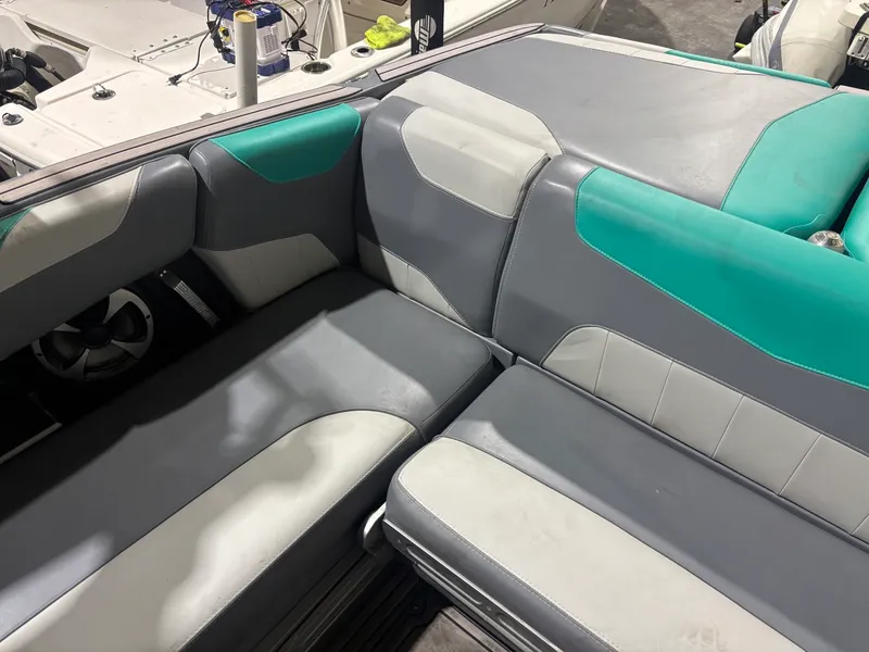 Slide: The Image of Malibu Wakesetter 23 LSV 2020 - 14