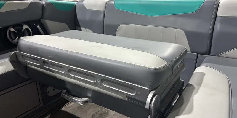 Slide: The Image of Malibu Wakesetter 23 LSV 2020 - 20