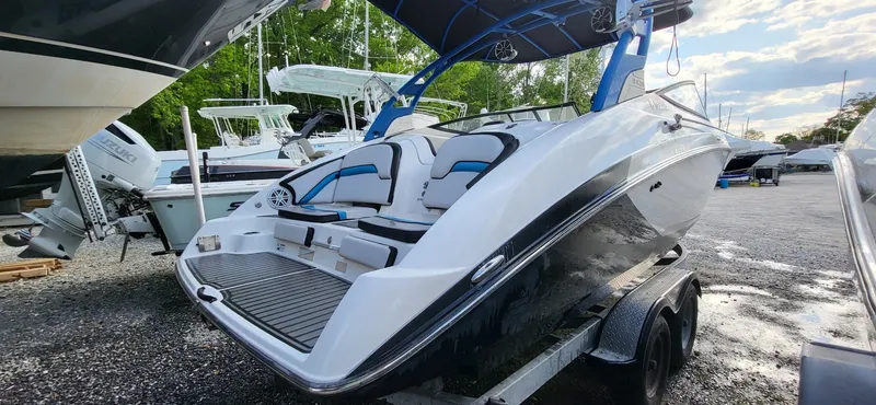 Slide: The Image of Yamaha 242X E-Series 2018 - 12