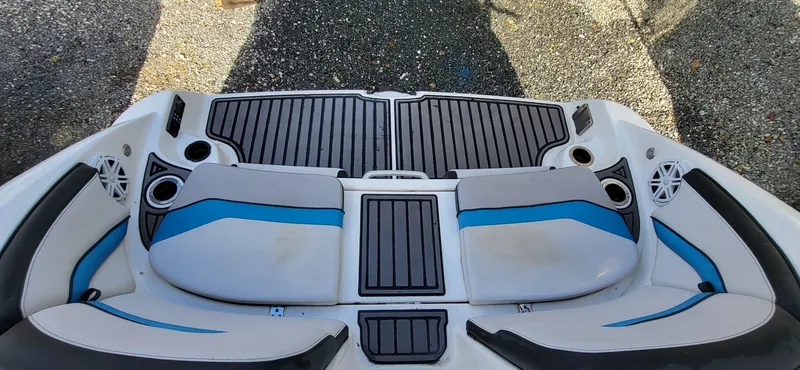 Slide: The Image of Yamaha 242X E-Series 2018 - 7