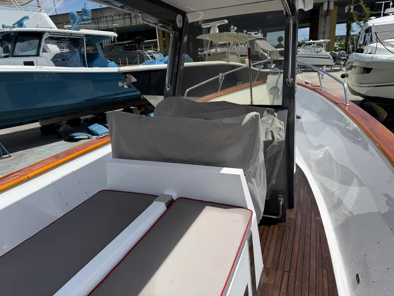 Slide: The Image of Custom 28 CC 2013 - 18