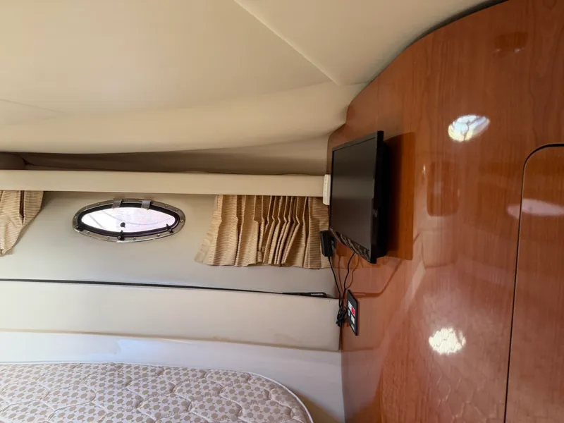 Slide: The Image of Regal 3860 Commodore 2005 - 17